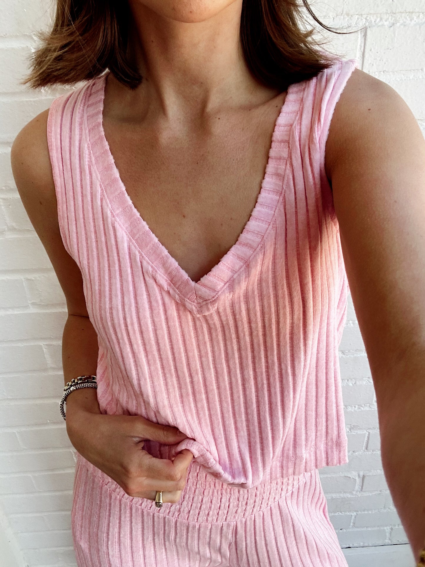 SLOANE V-NECK RIB TANK