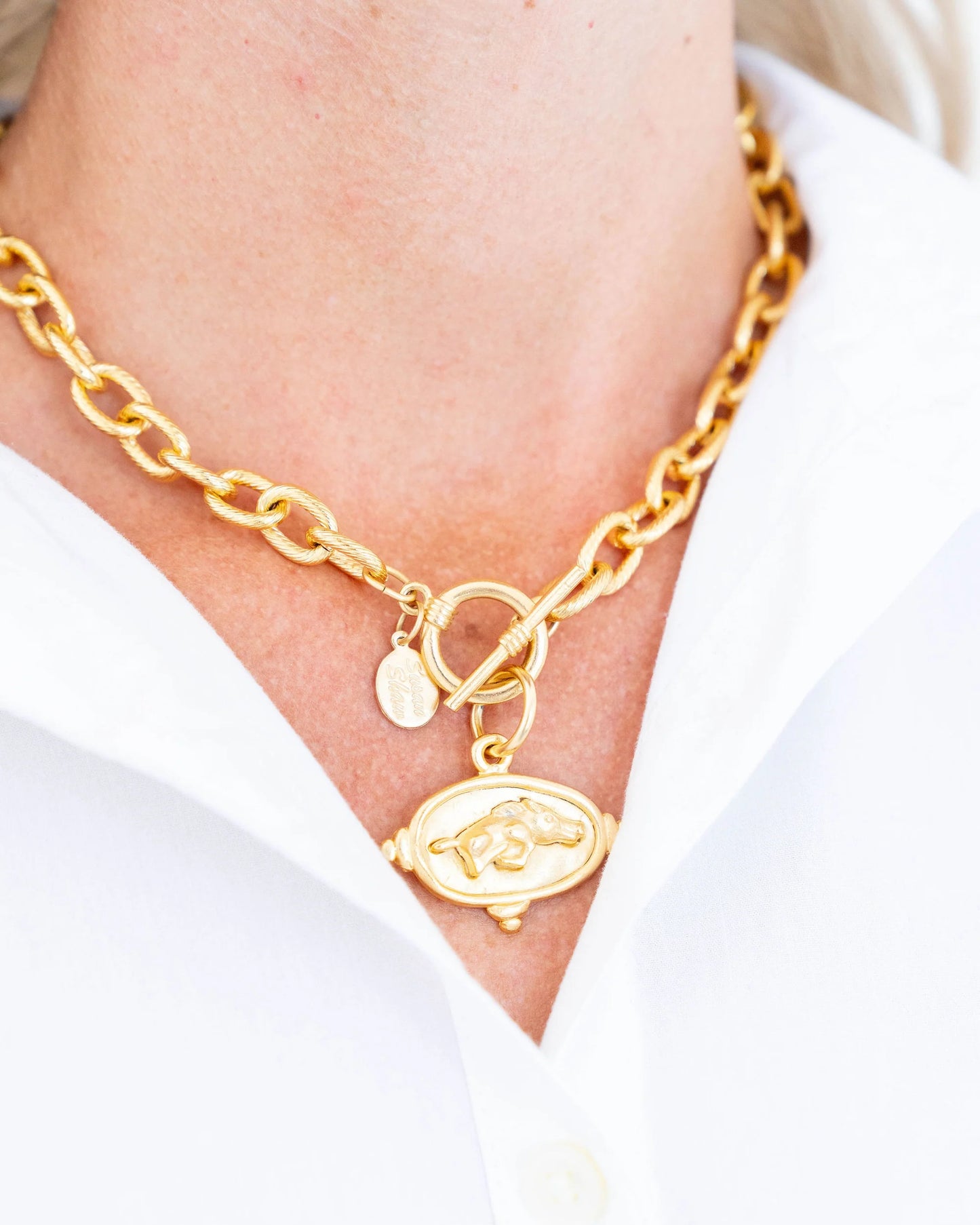 RAZORBACK TOGGLE NECKLACE