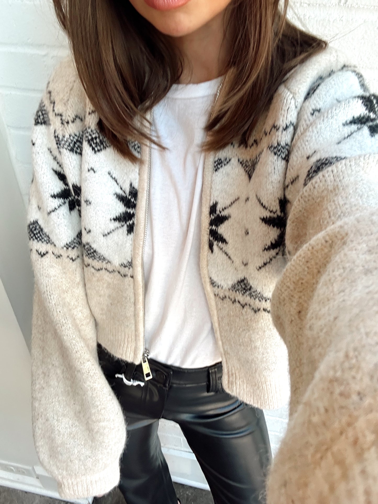 SWEATER SLEEVE CROPPED JACKET