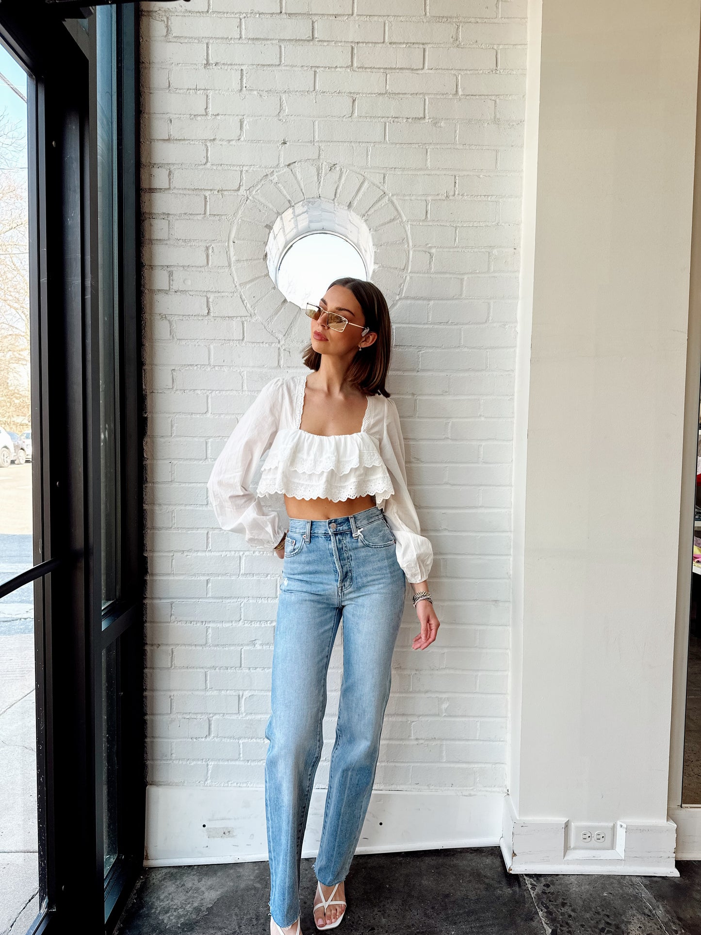 LACE TRIM RUFFLE CROP SHIRT