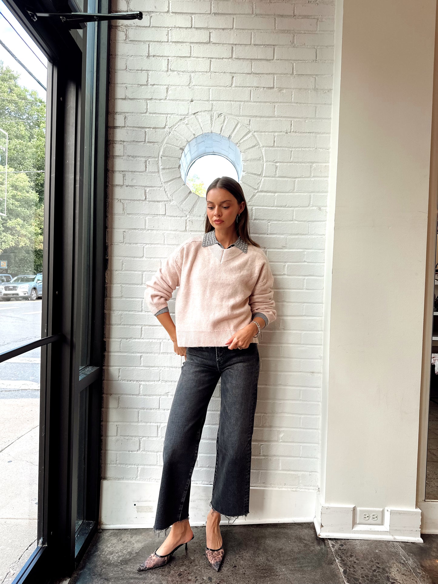 DREAMY V NECK SWEATER
