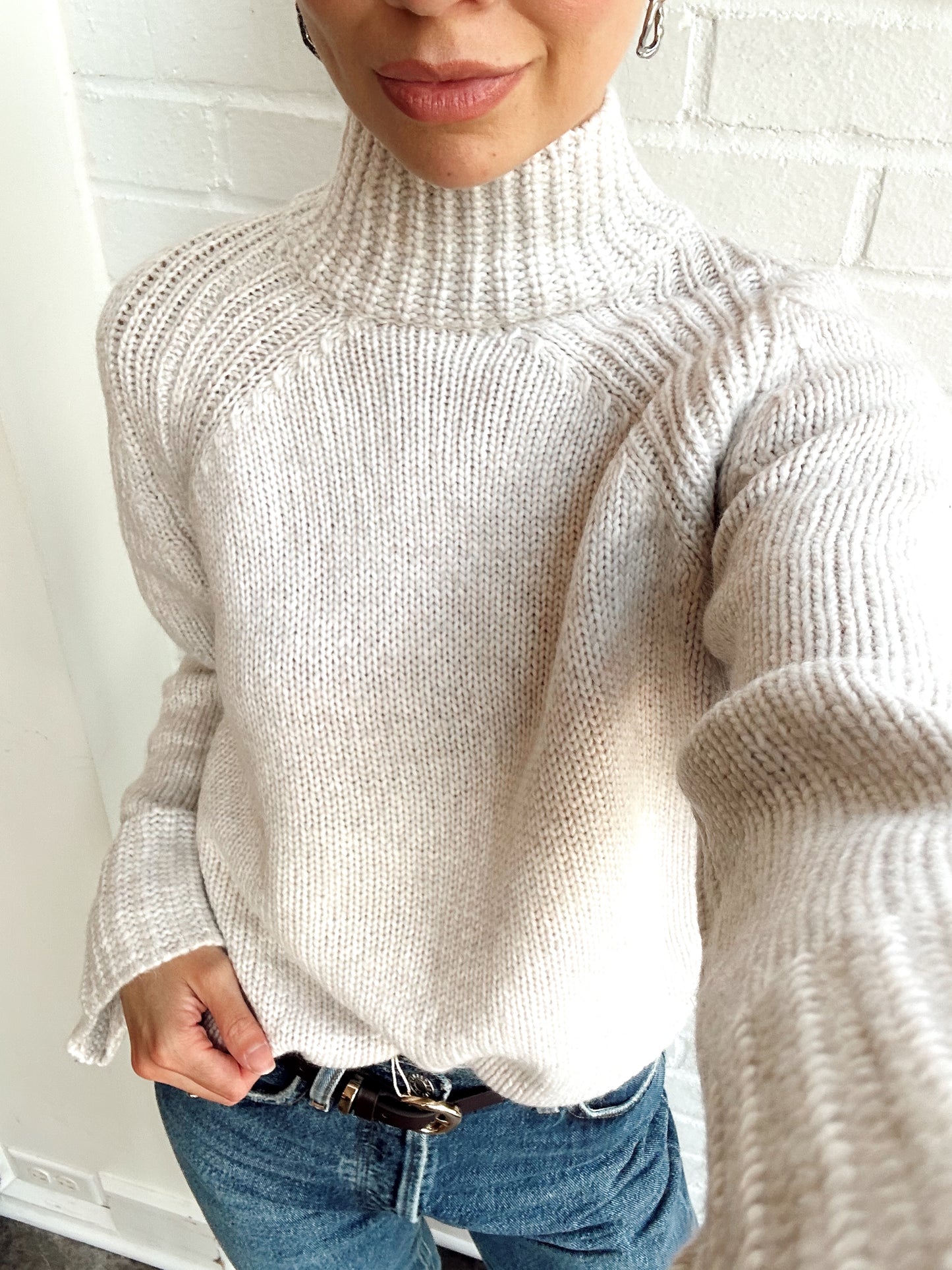 EMERGE FUNNEL NECK SWEATER