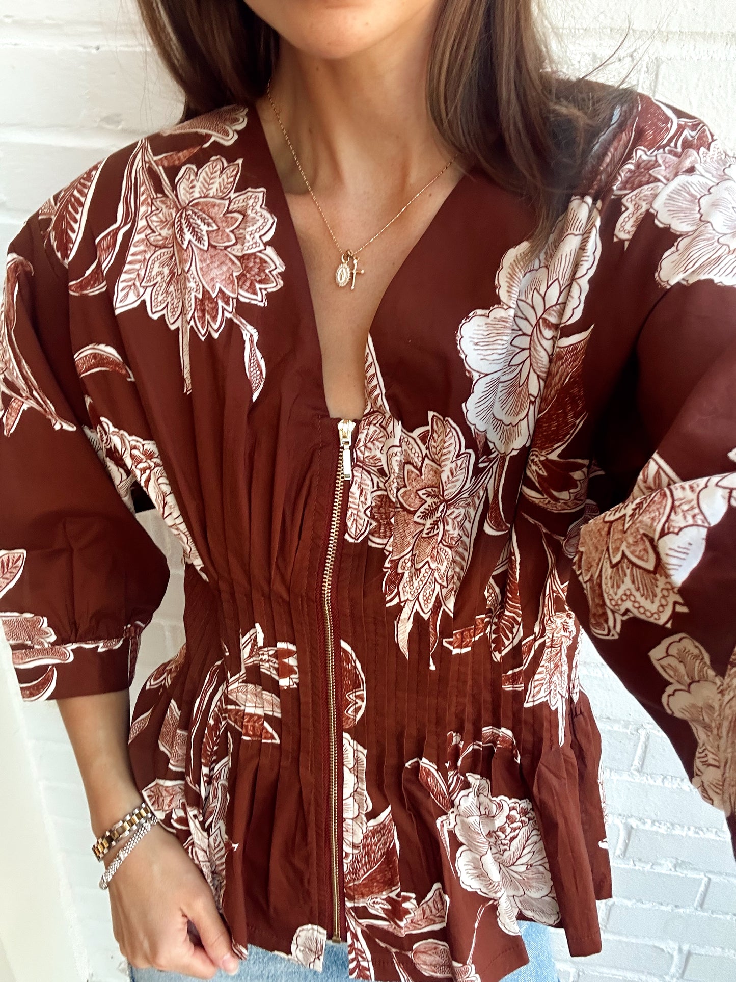 JACKIE FLORAL ZIPPER FRONT TOP