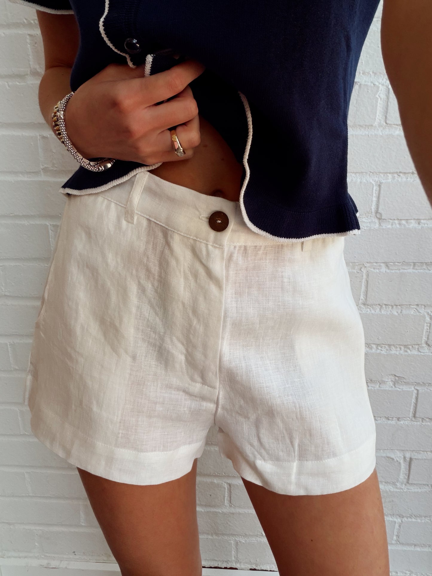 THE CLASSIC LINEN SHORT