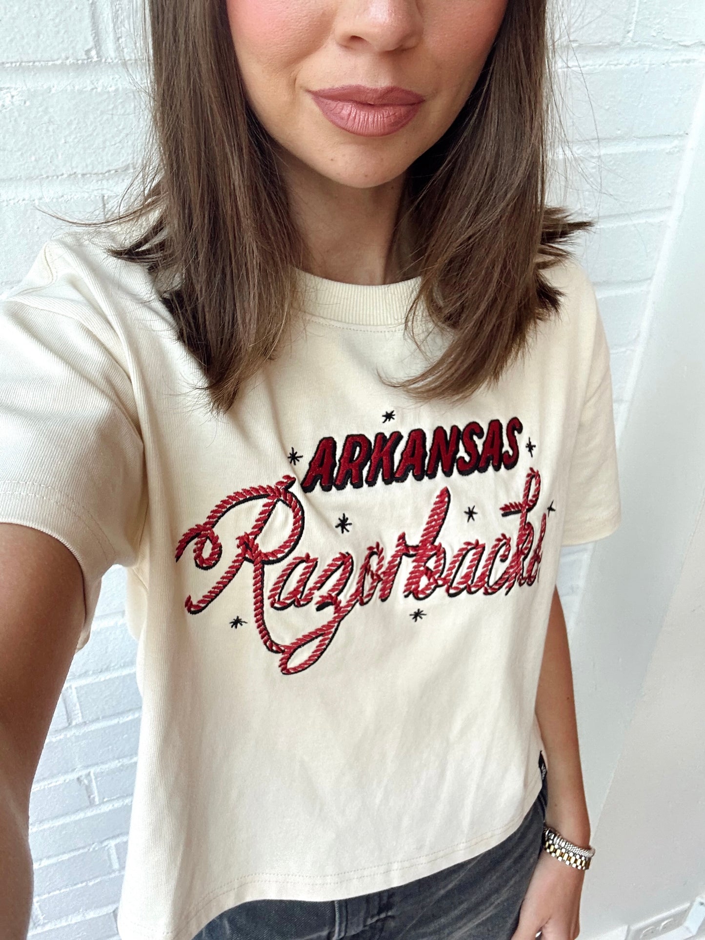 AR LASSO TEE