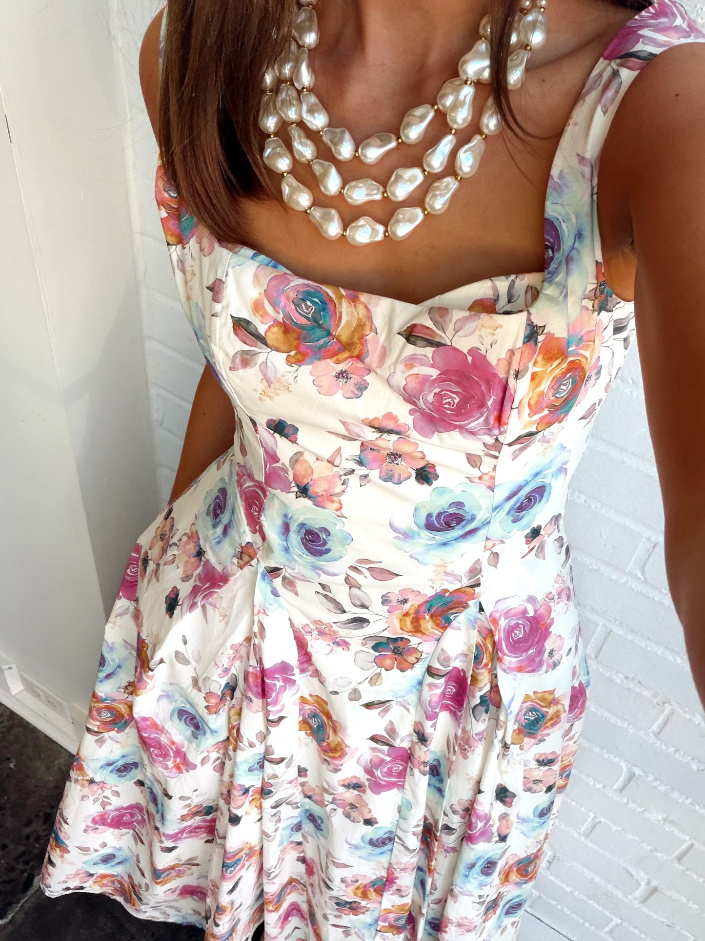 FLORAL PRINTED SWEETHEART NECKLINE MIDI