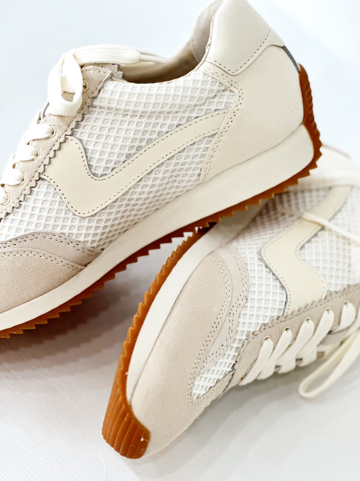 B.NTCD SNEAKER