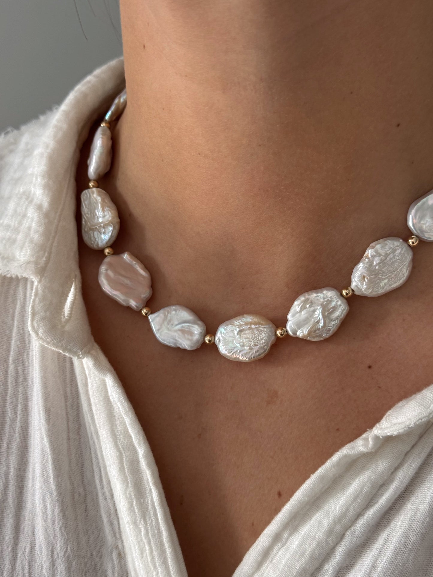 GOLDEN AUBREY NECKLACE