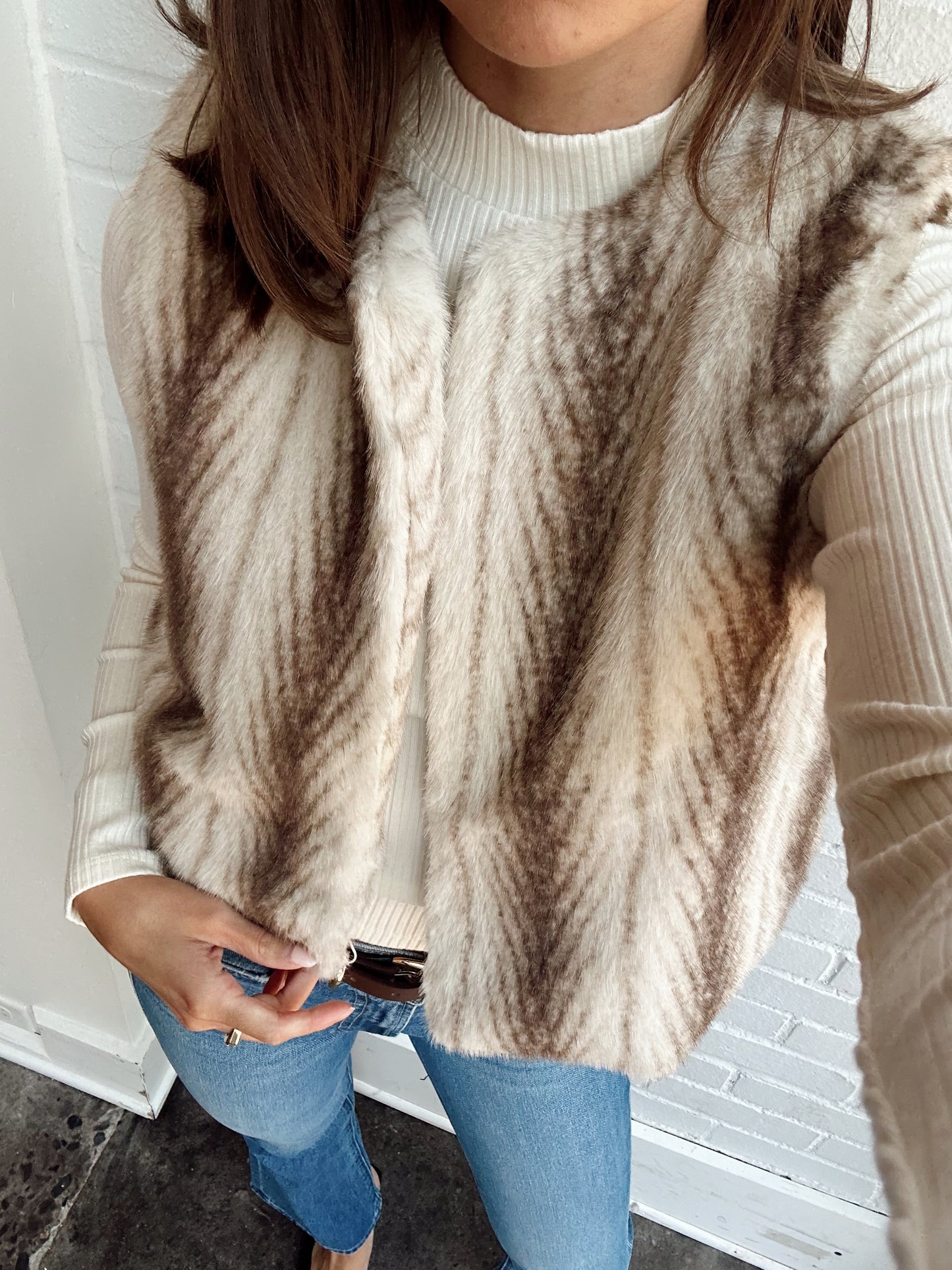 DEMI FAUX FUR CROPPED VEST