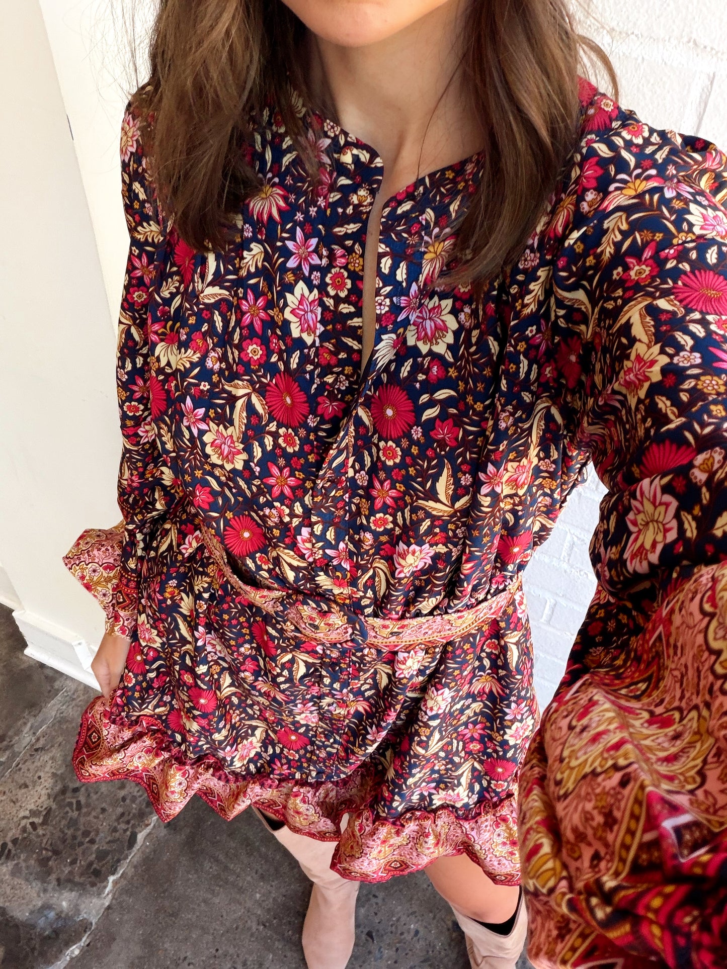 BORDER PRINT BELTED MINI DRESS