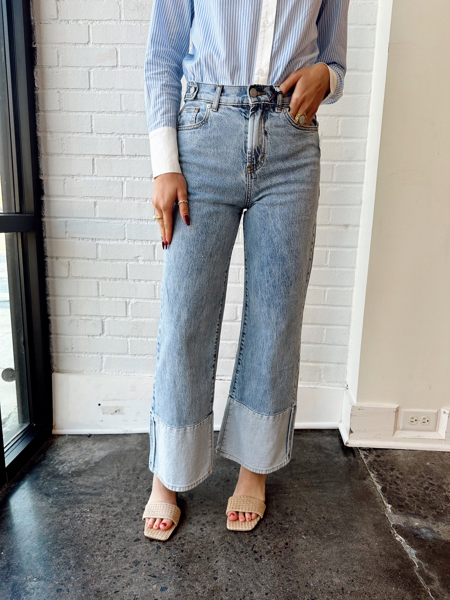 CUFFED WIDE LEG JEAN
