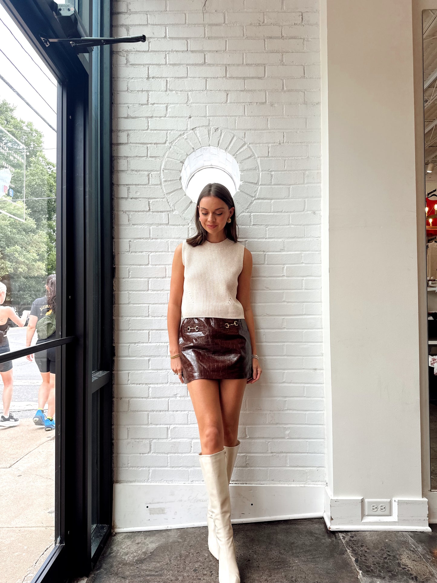 VEGAN LEATHER HORSE BIT SHORT SKIRT