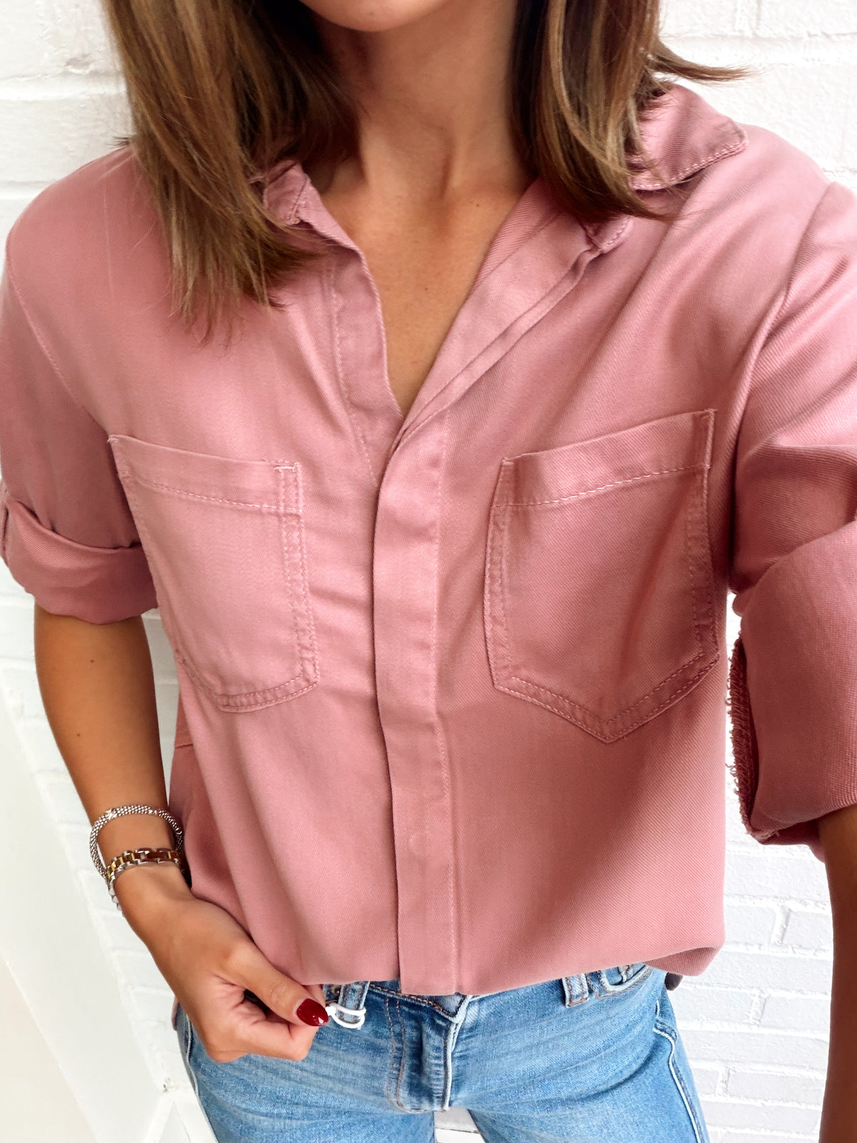 RILEY ROLL TAB SLEEVE BLOUSE