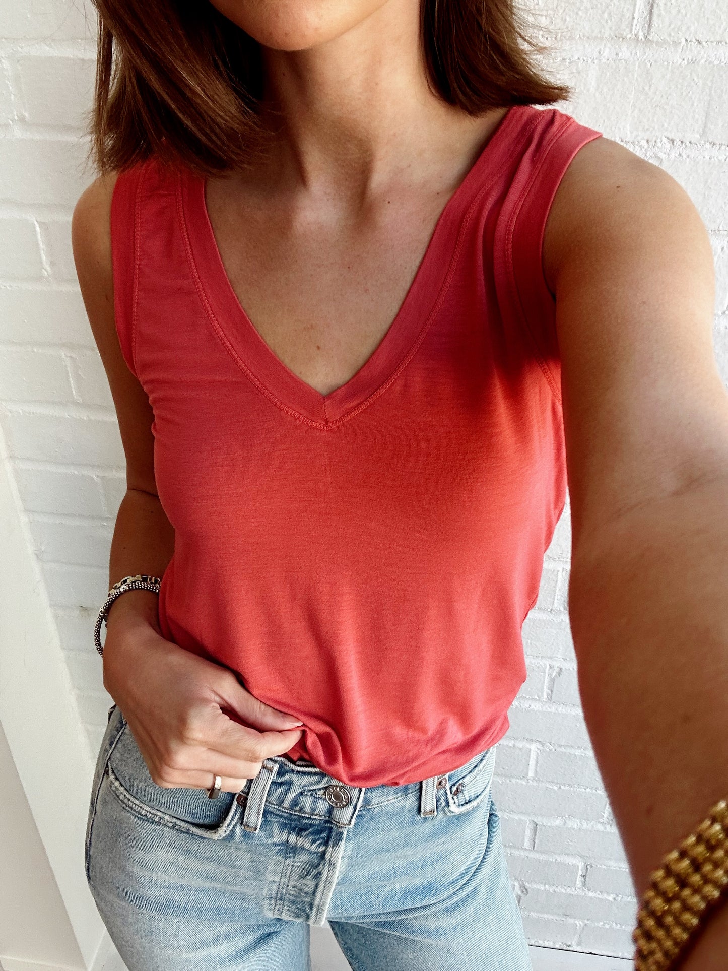 LONA V-NECK TANK