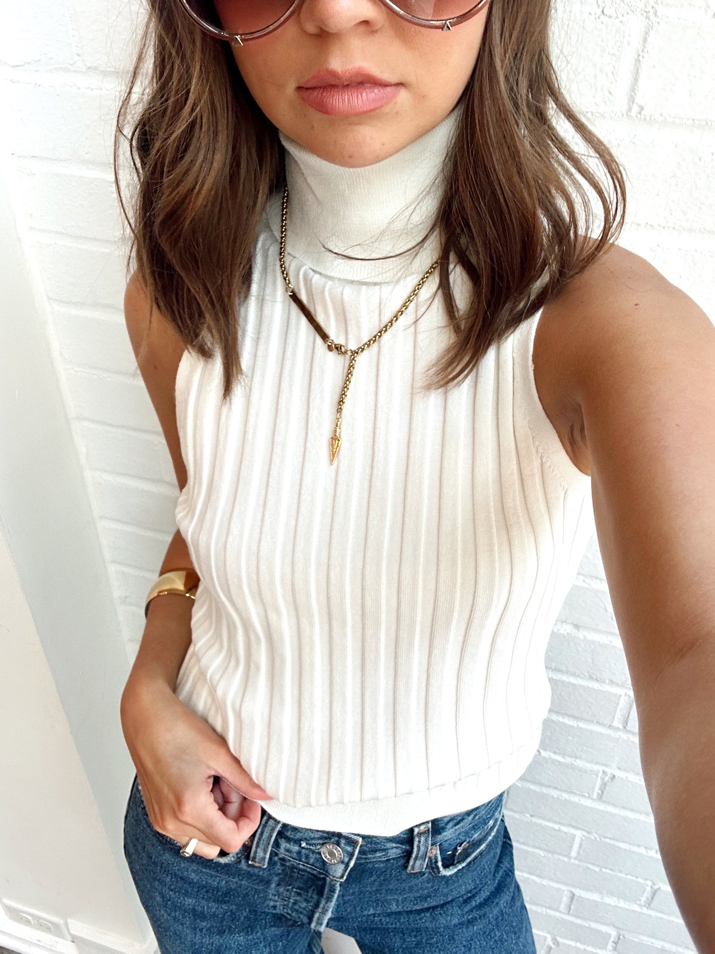 TURTLENECK TANK SWEATER
