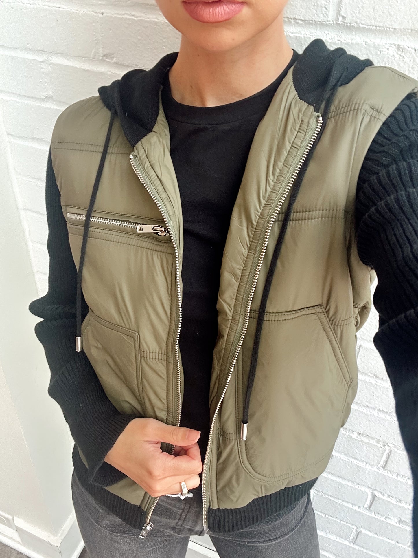 BRADY HOODED SWEATER SLEEVE JACKET
