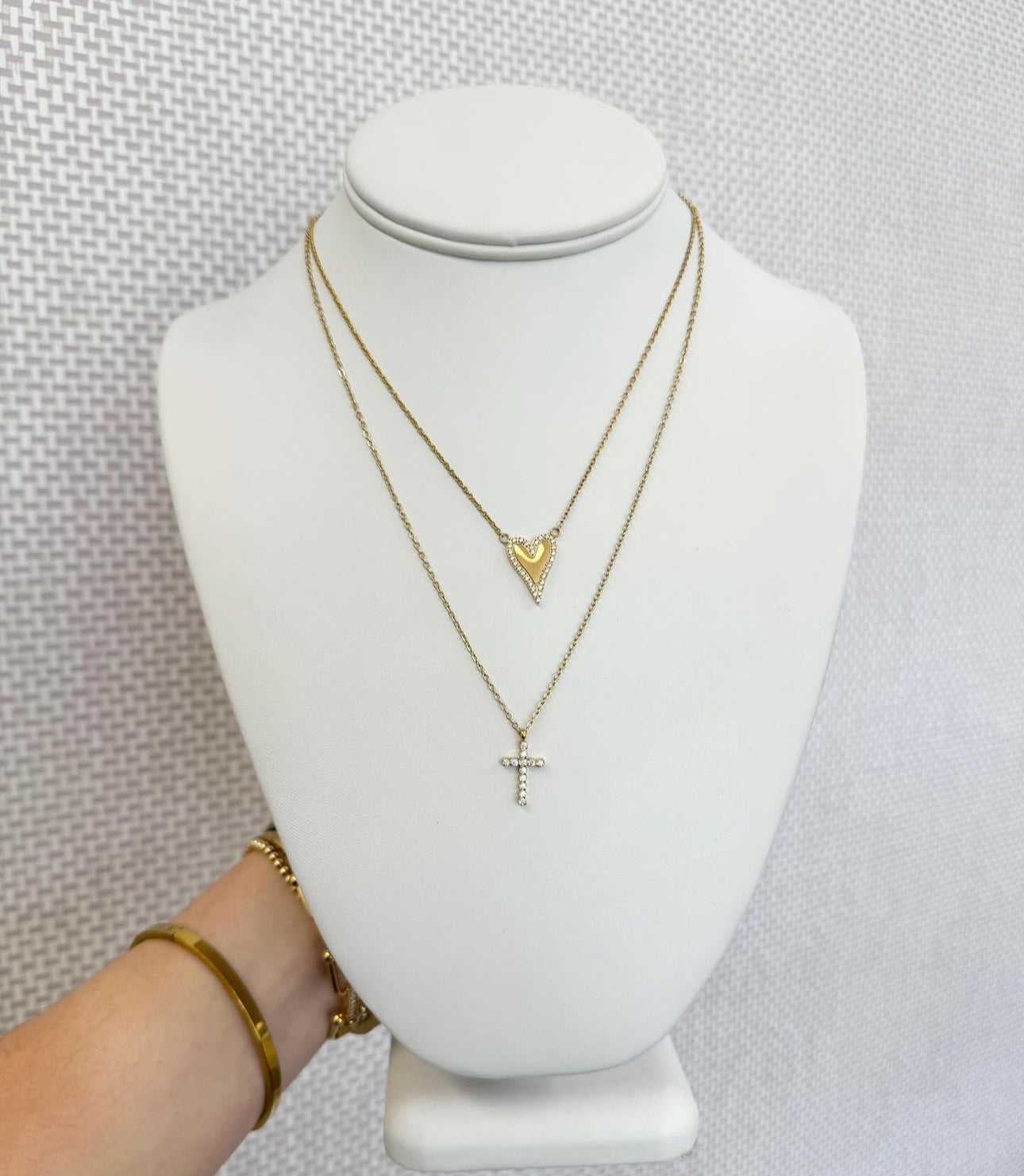 PAVE HEART NECKLACE