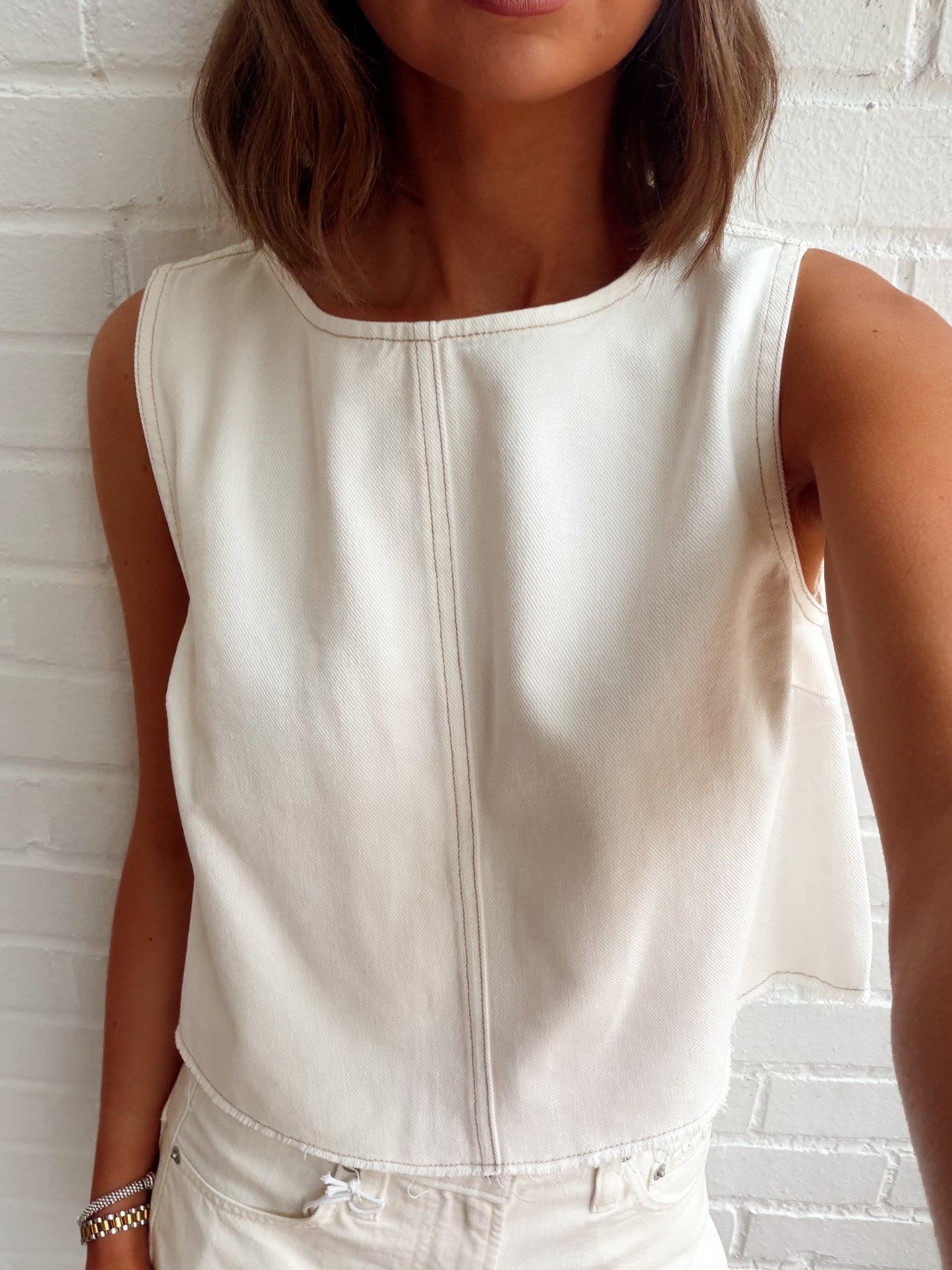 RUE BACK SLIT TOP- OFF WHITE