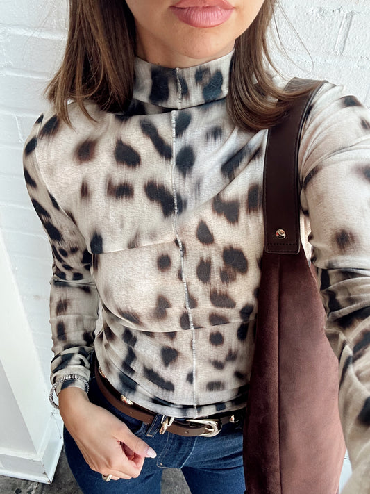 ANIMAL PRINT TURTLENECK TOP