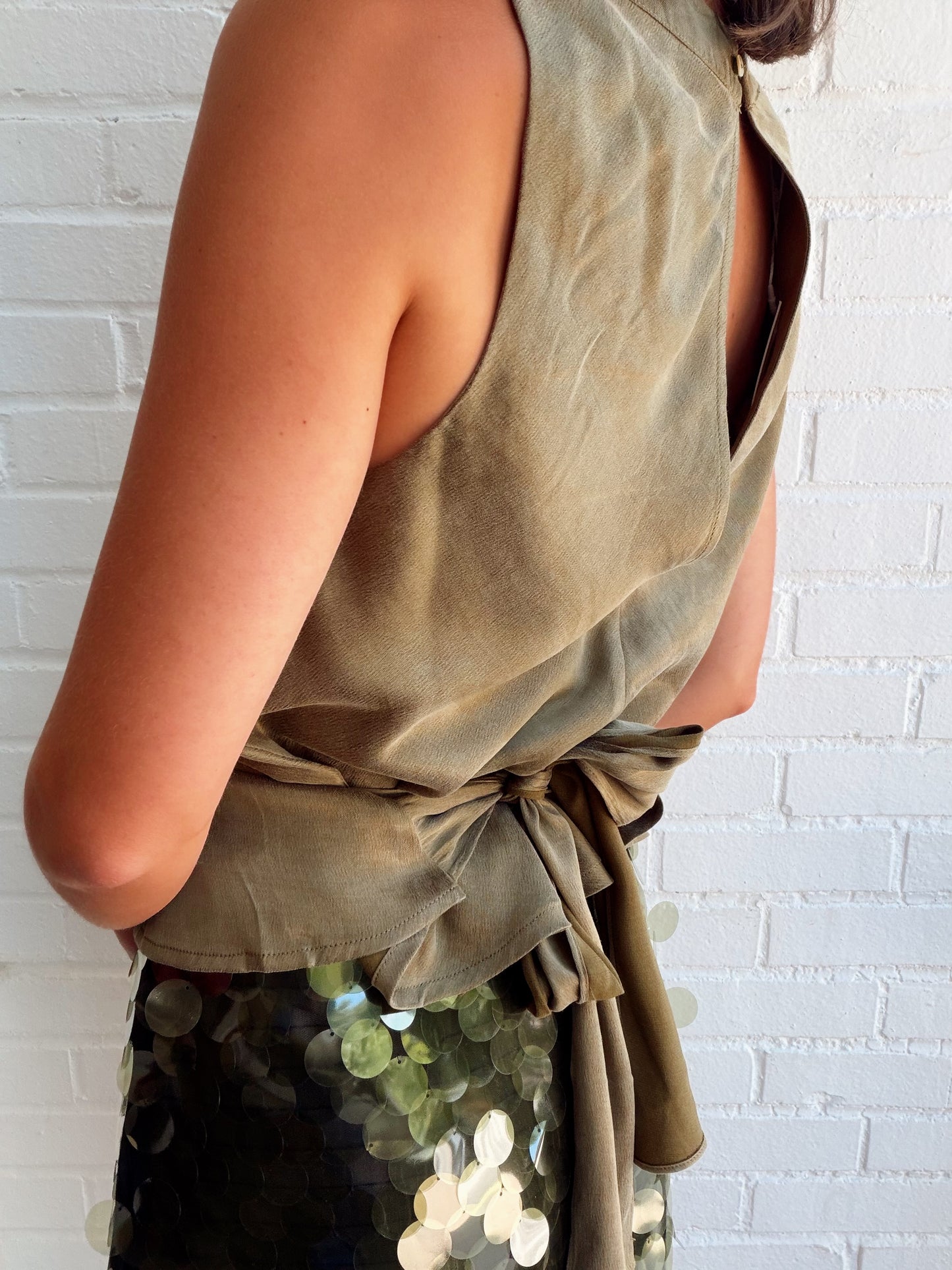 LEX HALTER WRAP TOP