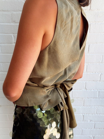 LEX HALTER WRAP TOP