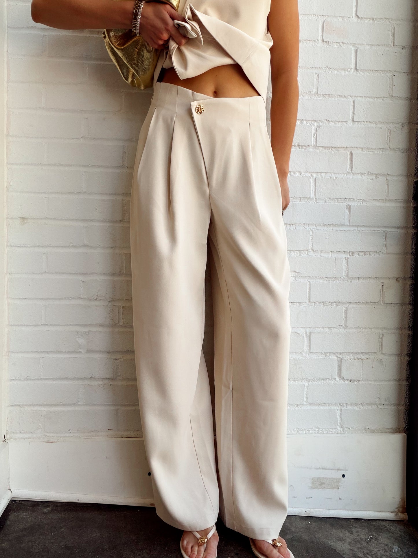 CROSS OVER FRONT PLEATED PANT- ECRU