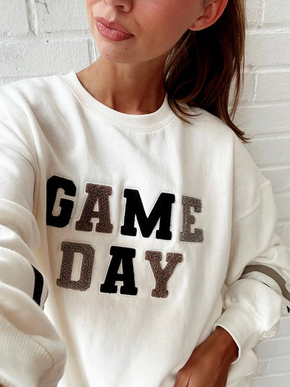 OVERSIZED GAME DAY SWEATSHIRT