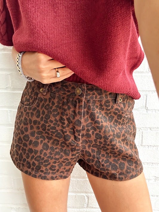 PRINTED DENIM SHORT