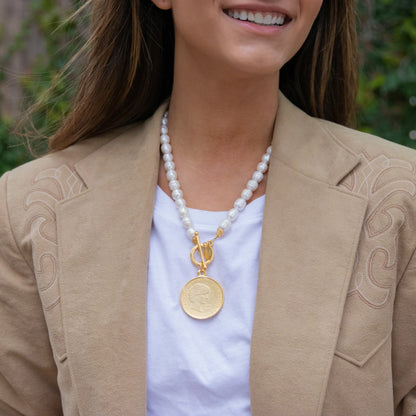 DIANA PEARL TOGGLE NECKLACE