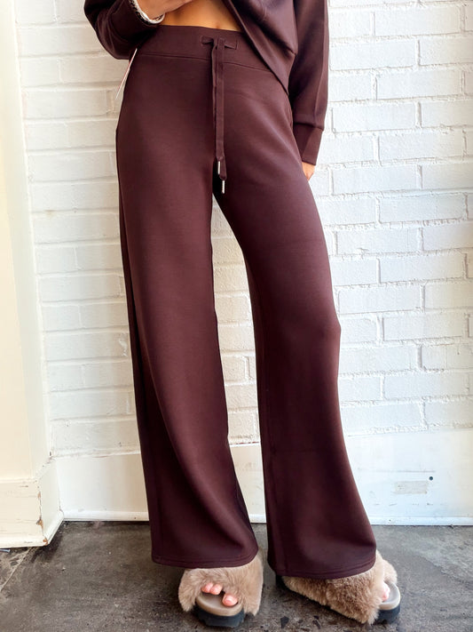AIR ESSENTIALS WIDE LEG PANT