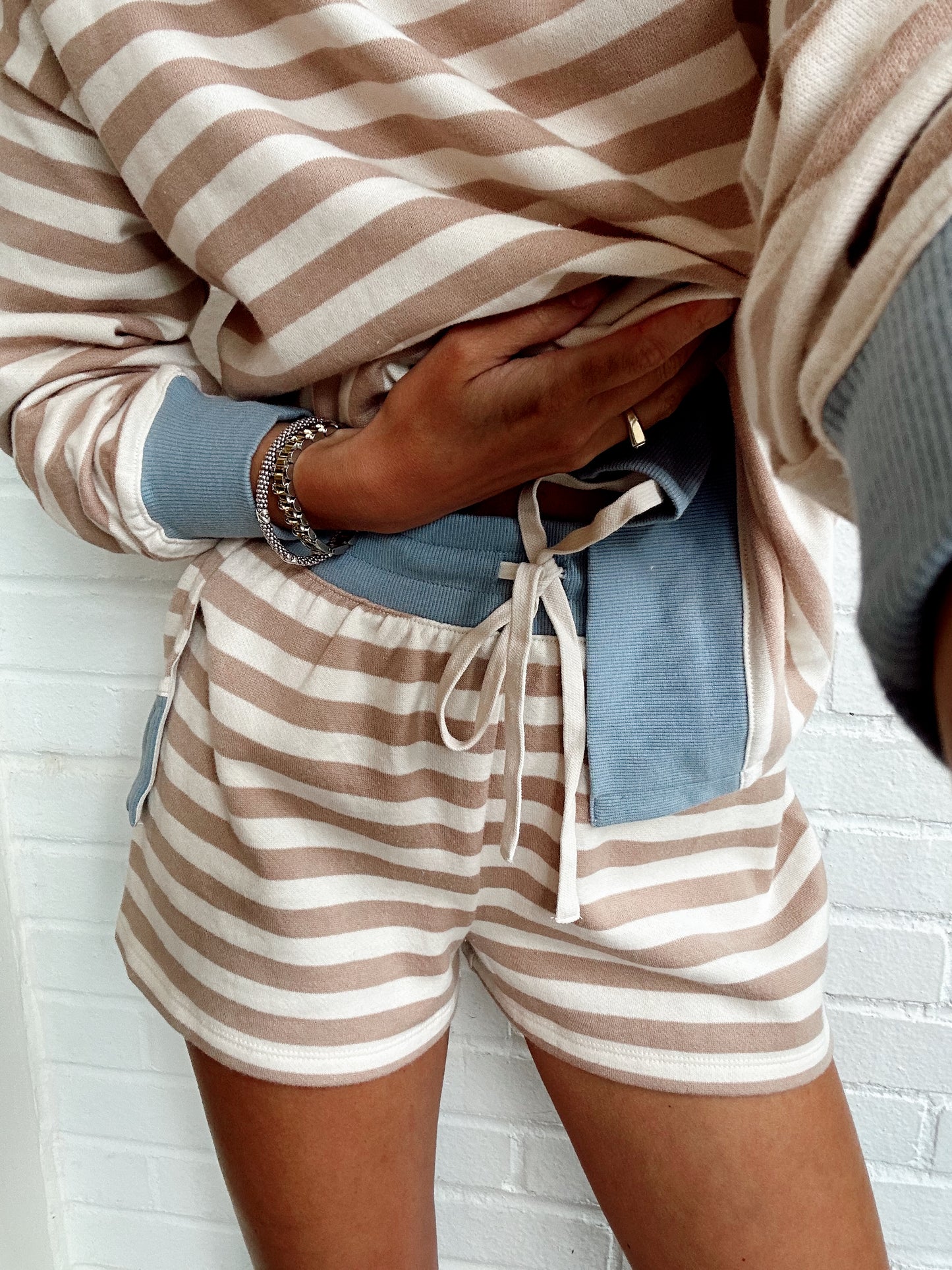 LOW KEY STRIPE SHORT