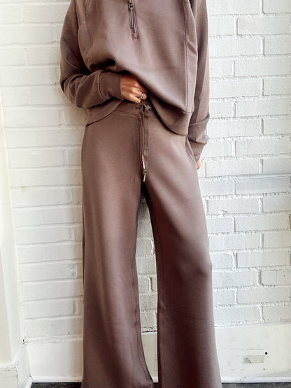 AIR ESSENTIALS WIDE LEG PANT