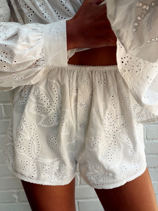 BILLIE EYELET SHORT