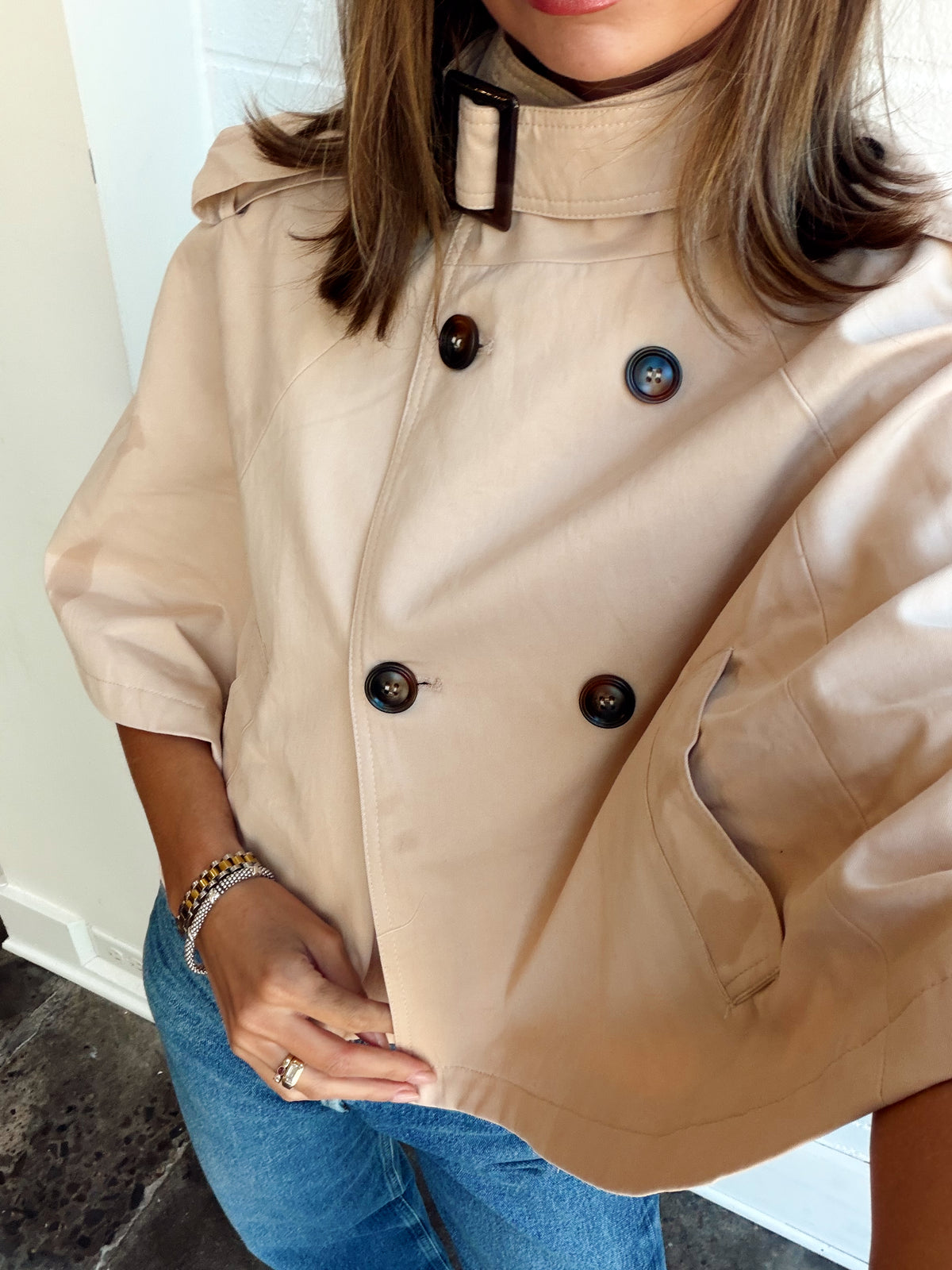 DOUBLE BREASTED BUCKLED COLLAR TRENCH CAPE