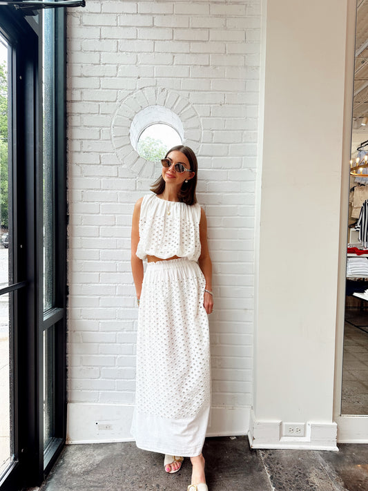 CROP EYELET TOP