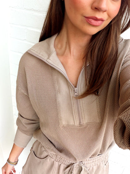 COTTON MESH HALF ZIP MOCK NECK SWEATSHIRT