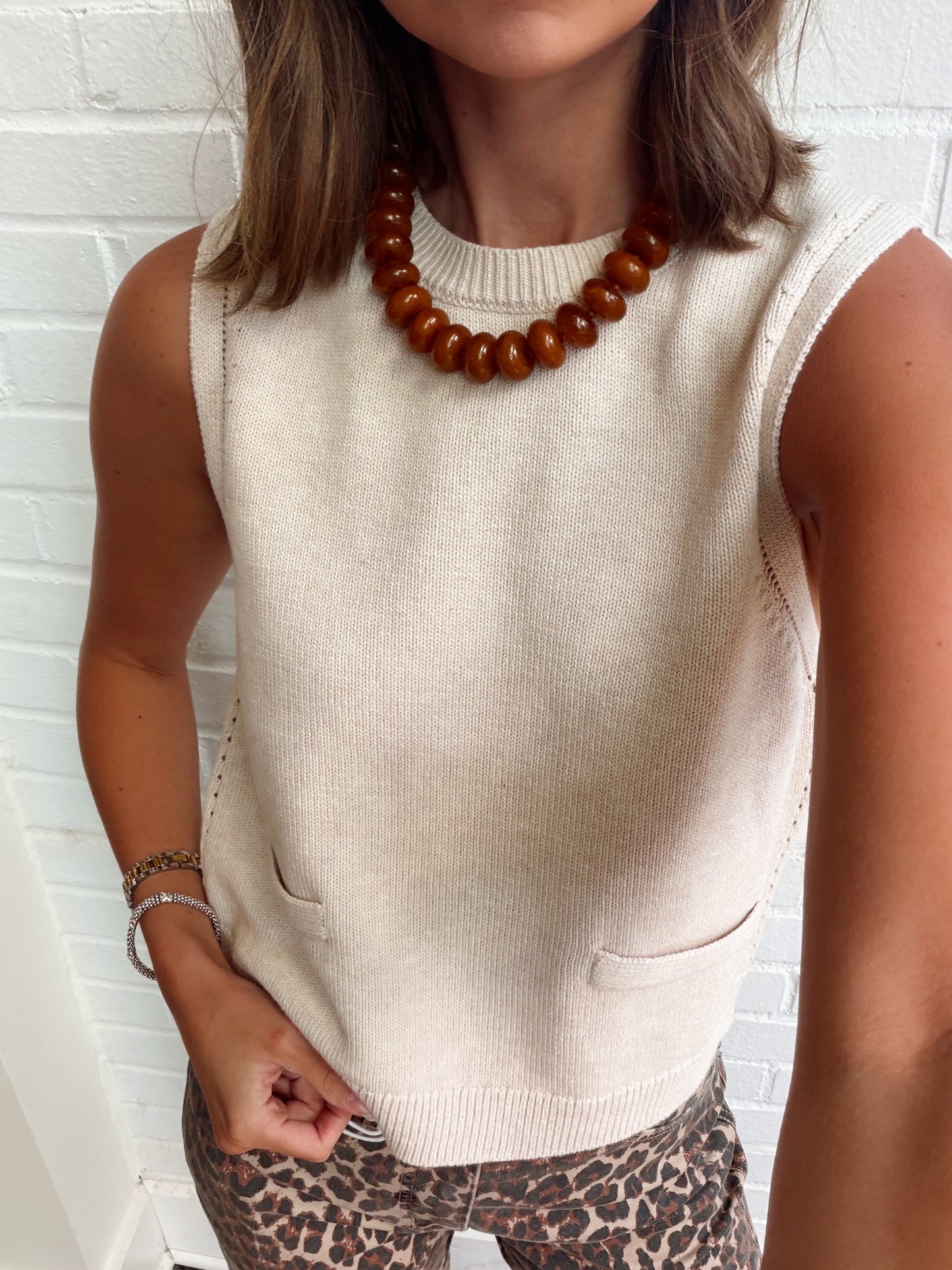 MOZART SLEEVELESS POINTELLE BORDER TOP