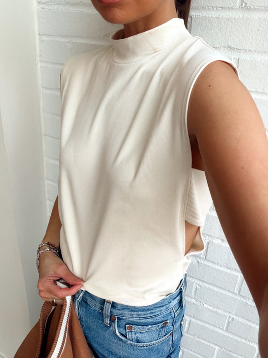 JORDY SLEEVELESS TURTLENECK