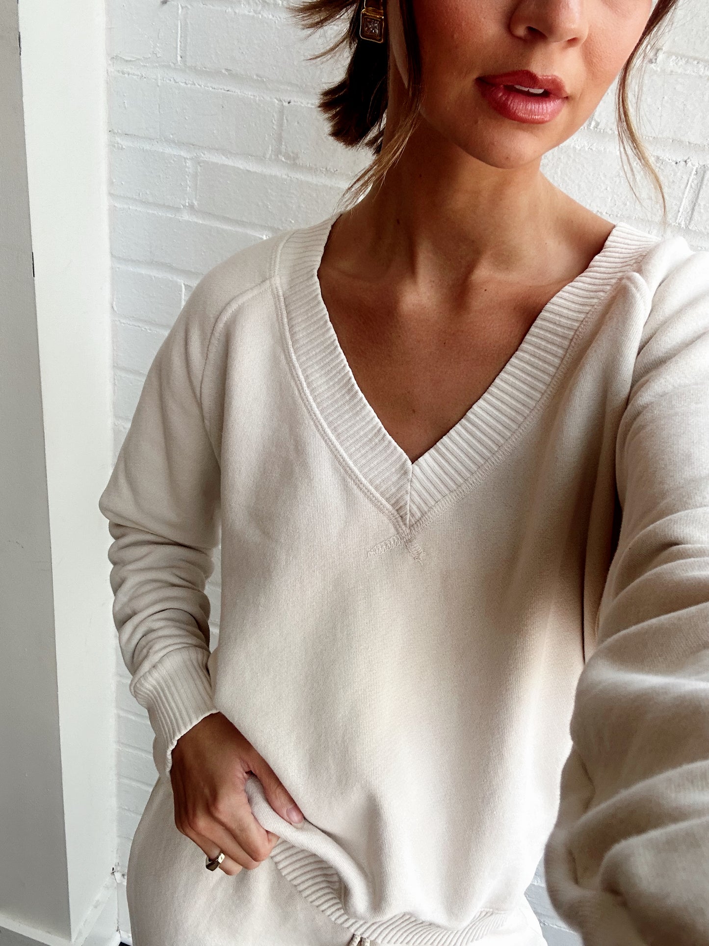 DAKOTA COTTON FLEECE V NECK SWEATSHIRT