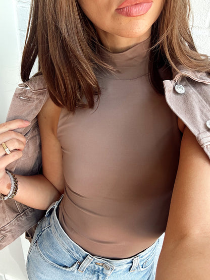 MIKA SLEEVELESS MOCK NECK TOP