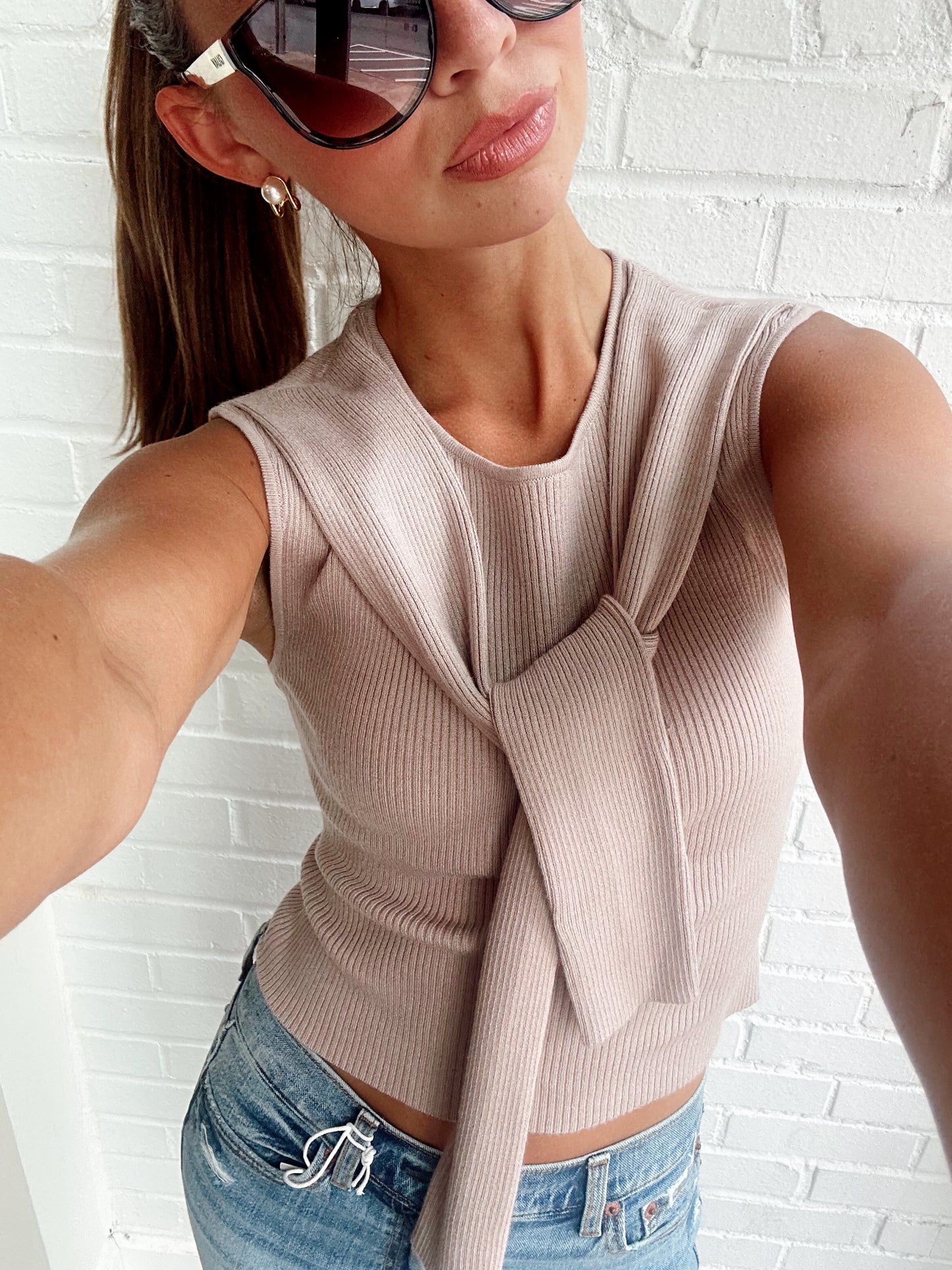 SLEEVE TIE DETAIL SLEEVELESS SWEATER TOP