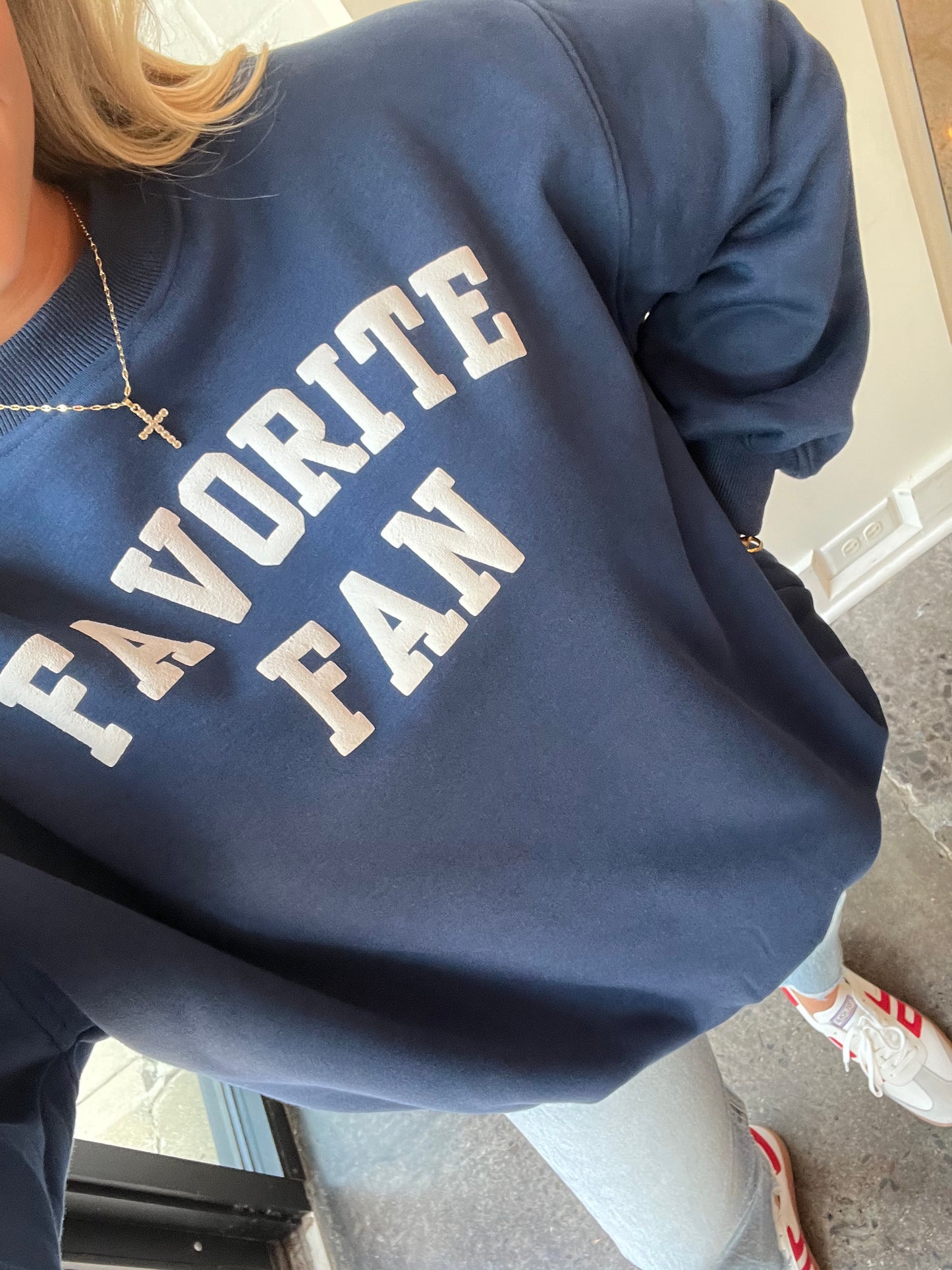 "FAVORITE FAN" OVERSIZED SWEATSHIRT