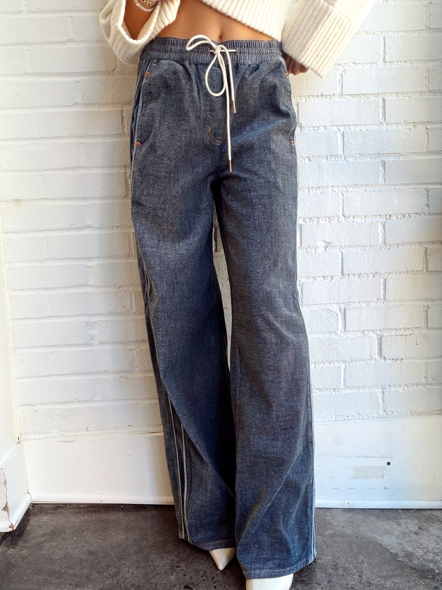 COZY JEAN- WIDE LEG PULL ON