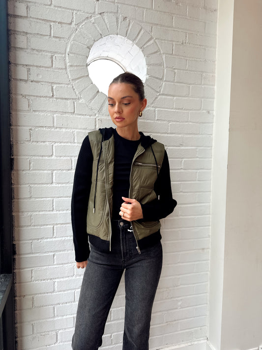 BRADY HOODED SWEATER SLEEVE JACKET