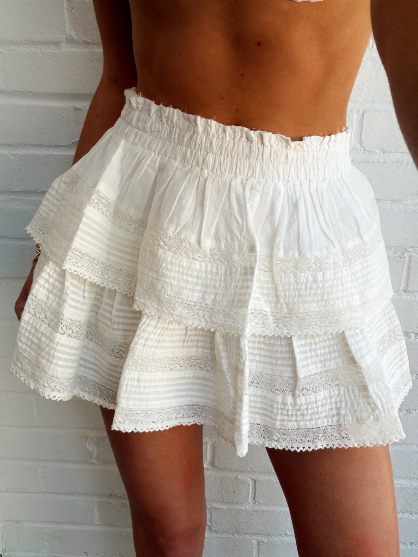 RUFFLE MINI SKIRT- ANTIQUE WHITE