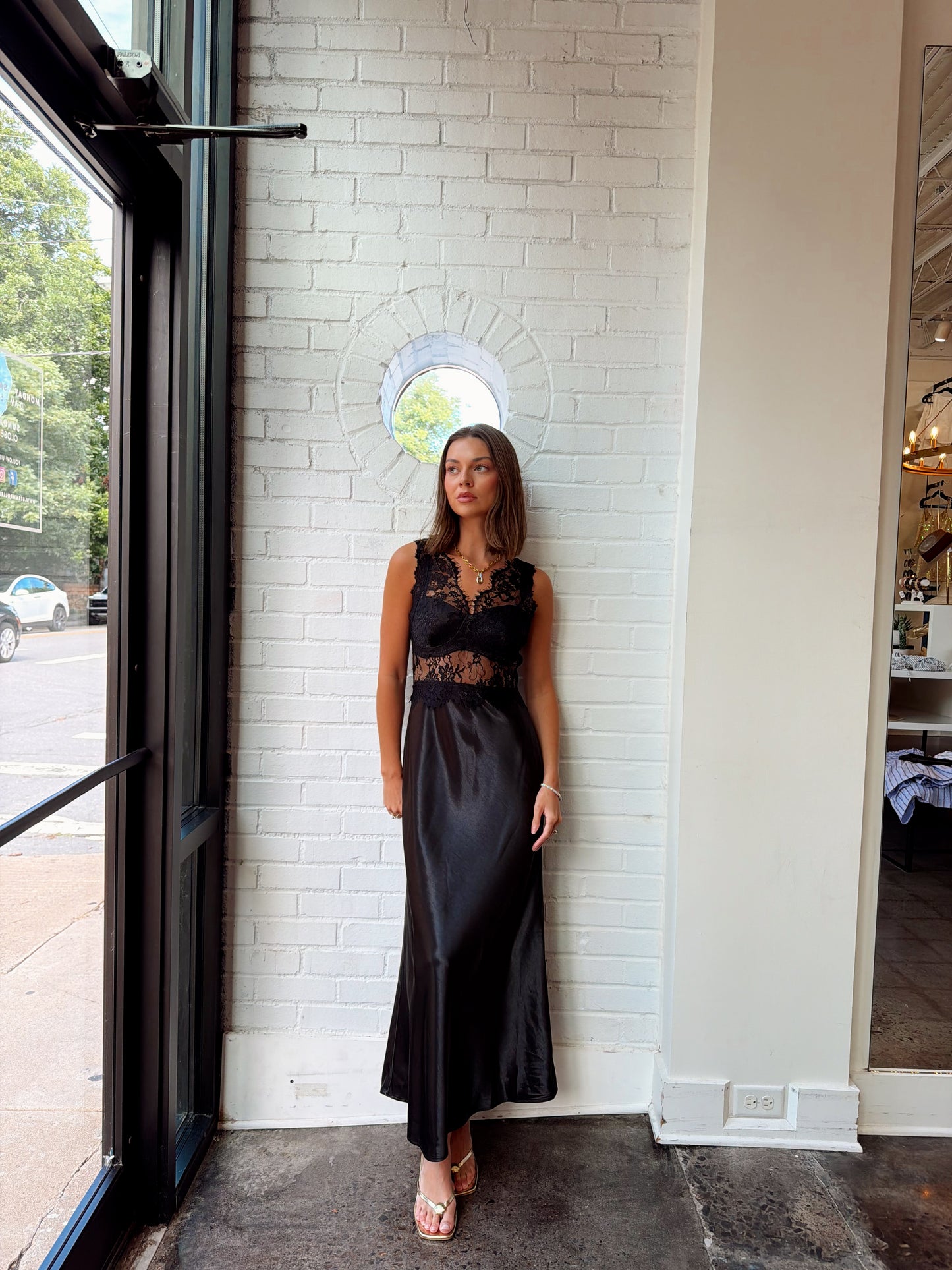 LACE TRIM SLEEVELESS MIDI DRESS