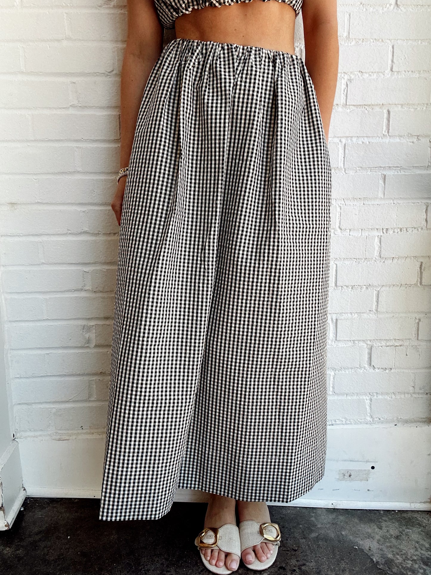 GINGHAM RUCHED WAIST MIDI SKIRT