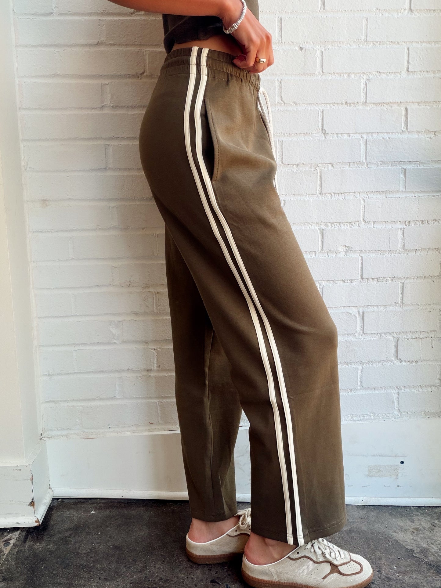 CLAUD TRAVEL TRACK PANT
