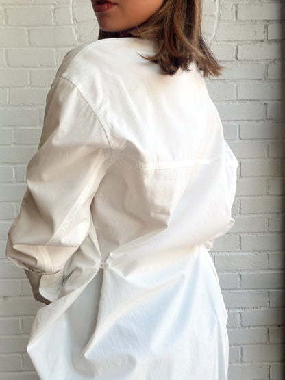 BACK PLEAT DETAILED BUTTON DOWN