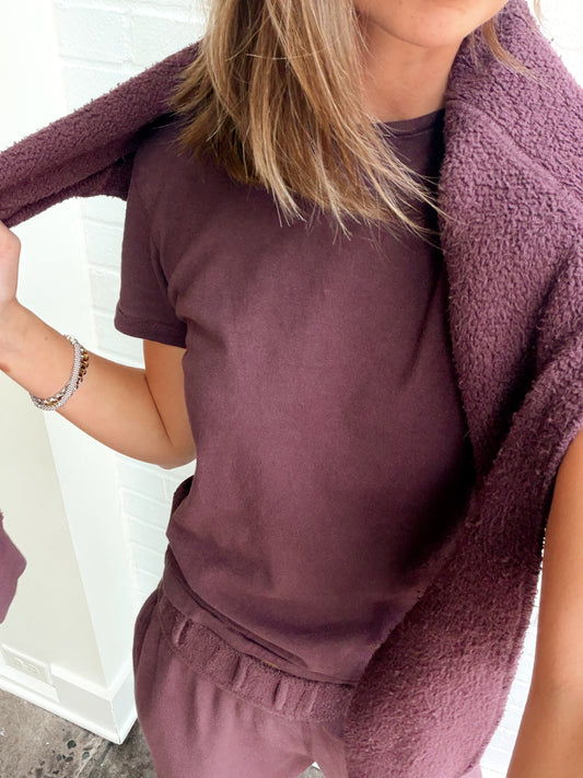 LISA RECYCLED COTTON FITTED TEE- CHERRY LACQUER